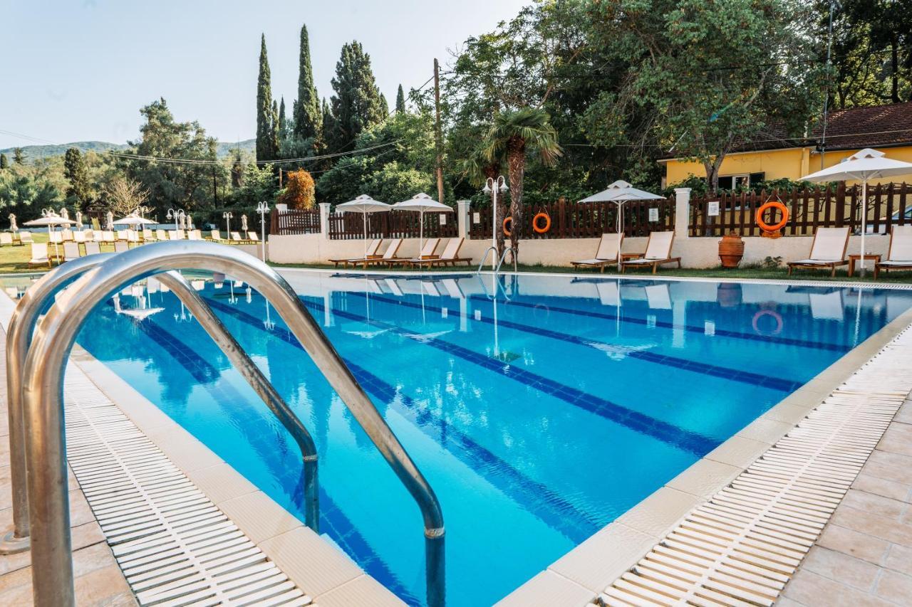 Dominoes Corfu Aparthotel Ypsos Exteriör bild