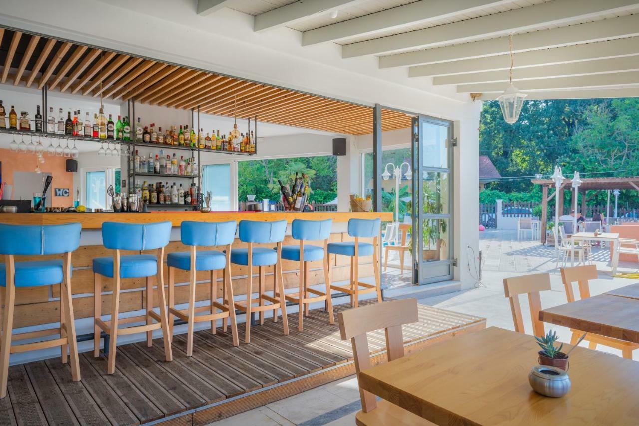 Dominoes Corfu Aparthotel Ypsos Exteriör bild